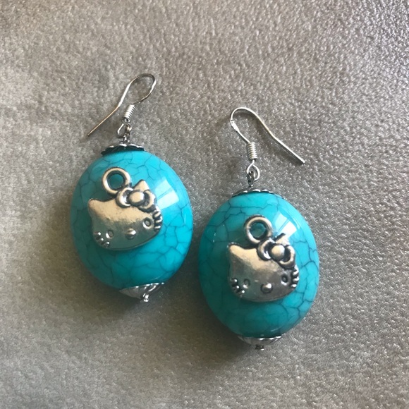 Turquoise Color earrings - Picture 2 of 3